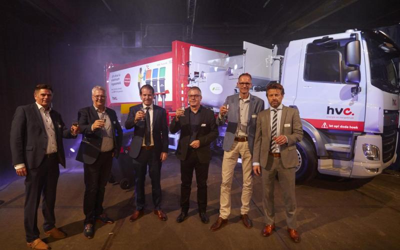 VDL presents first electric vehicles for waste collection 